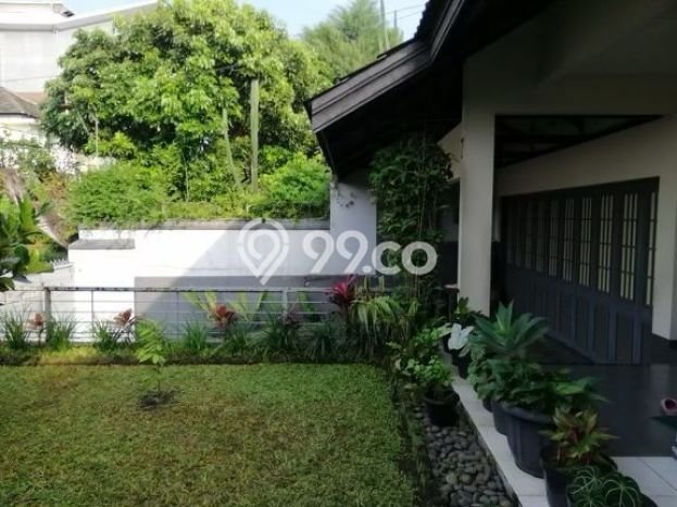 Rumah Elit Modern Tanpa Renovasi di Geger Kalong Bandung Rumah Elit Modern Tanpa Renovasi di Geger Kalong Bandung