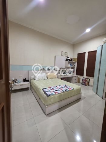 Disewakan! Rumah 5 Kamar Tidur &
3 Kamar Mandi di Pasteur, Bandung Disewakan! Rumah 5 Kamar Tidur &
3 Kamar Mandi di Pasteur, Bandung