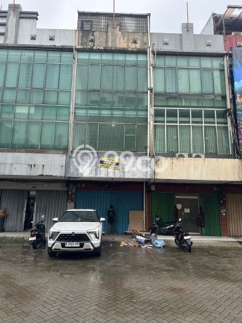 Disewakan Ruko di Kawasan Ramai Bandengan Luas 200m2 Disewakan Ruko di Kawasan Ramai Bandengan Luas 200m2
