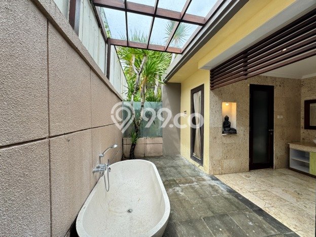 FOR SALE! Vila di , Luas 325m2m², Lokasi Strategis FOR SALE! Vila di , Luas 325m2m², Lokasi Strategis