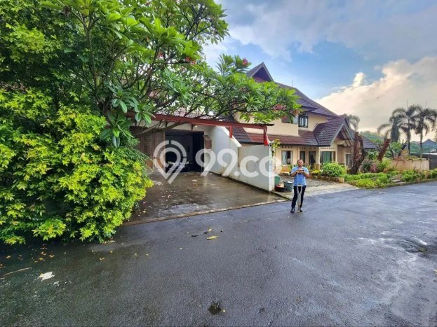 Hunian Impian Keluarga LB 406m² Lokasi Tenang di Jati Padang, Jakarta Selatan Hunian Impian Keluarga LB 406m² Lokasi Tenang di Jati Padang, Jakarta Selatan