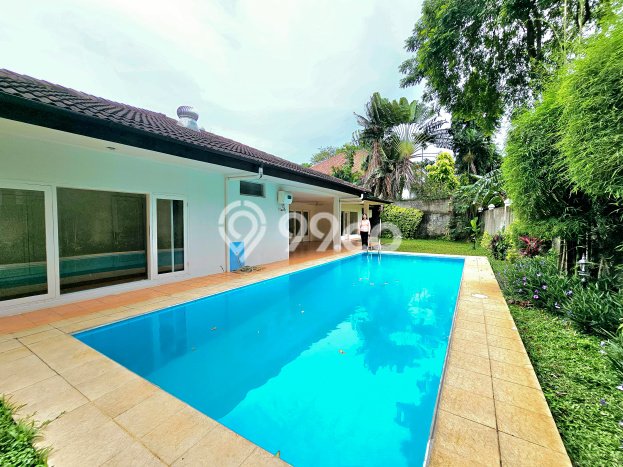 DIJUAL CEPAT! Rumah area Kemang, Jakarta Selatan, Luas 855m² Bangunan 450m² HARGA NEGO! DIJUAL CEPAT! Rumah area Kemang, Jakarta Selatan, Luas 855m² Bangunan 450m² HARGA NEGO!