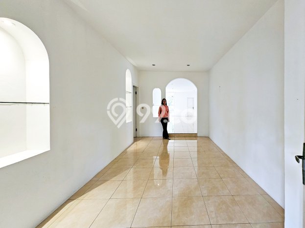 DIJUAL CEPAT! Rumah area Kemang, Jakarta Selatan, Luas 855m² Bangunan 450m² HARGA NEGO! DIJUAL CEPAT! Rumah area Kemang, Jakarta Selatan, Luas 855m² Bangunan 450m² HARGA NEGO!