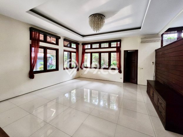 BEST CHOICE! Rumah area Kemang, LT 1117m² Bangunan 900m² BEST CHOICE! Rumah area Kemang, LT 1117m² Bangunan 900m²