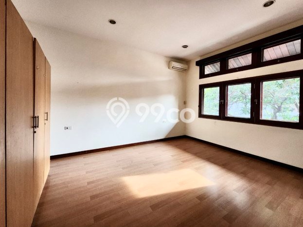 BEST CHOICE! Rumah area Kemang, LT 1117m² Bangunan 900m² BEST CHOICE! Rumah area Kemang, LT 1117m² Bangunan 900m²