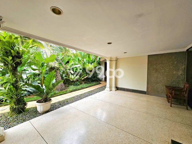Rumah di Kemang, Jakarta Selatan, LT 675m² LB 300m² Rumah di Kemang, Jakarta Selatan, LT 675m² LB 300m²