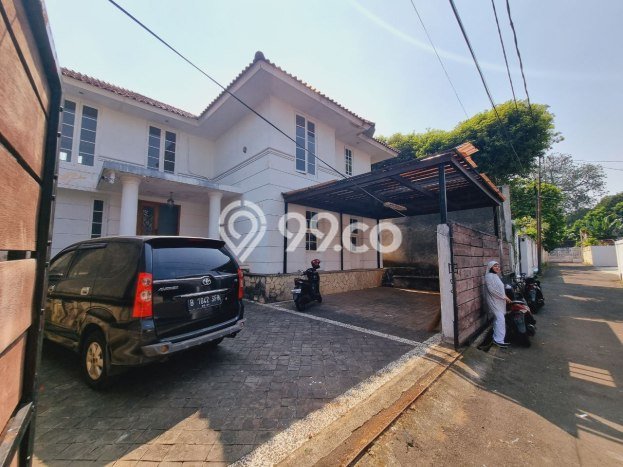 Rumah di Kemang, Jakarta Selatan, LT 330m² Bangunan 300m² Rumah di Kemang, Jakarta Selatan, LT 330m² Bangunan 300m²