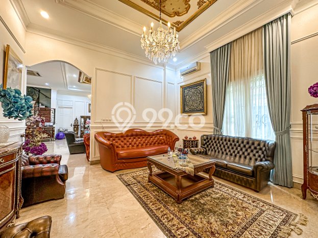 JUAL CEPAT! Rumah Siap Huni Lokasi Premium Kebayoran Baru, LT 574m² LB 800m² JUAL CEPAT! Rumah Siap Huni Lokasi Premium Kebayoran Baru, LT 574m² LB 800m²