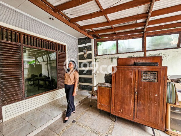 Rumah Siap Huni di Kebayoran Baru, Jakarta Selatan, LT 338m² Bangunan 590m² Rumah Siap Huni di Kebayoran Baru, Jakarta Selatan, LT 338m² Bangunan 590m²