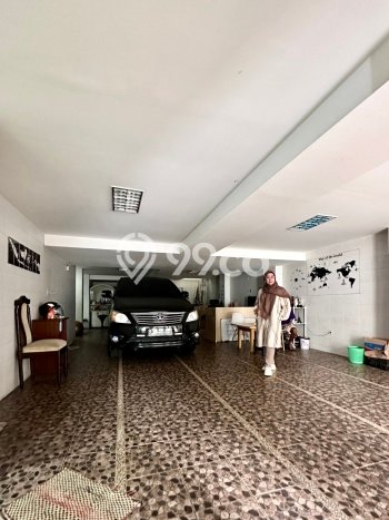 KESEMPATAN TERBAIK! Tersedia KPR Rumah Modern lokasi Gatot Subroto, Jakarta Selatan, Luas 214m² Bangunan 700m² KESEMPATAN TERBAIK! Tersedia KPR Rumah Modern lokasi Gatot Subroto, Jakarta Selatan, Luas 214m² Bangunan 700m²