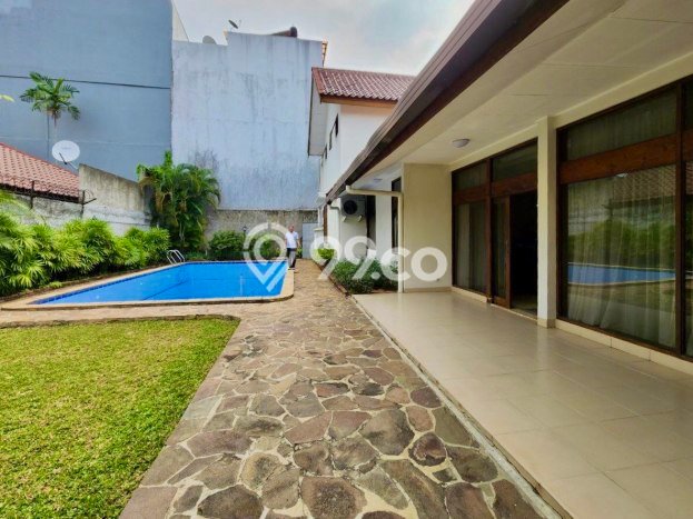 EXCLUSIVE OFFER! Rumah kawasan Kuningan, 4 KM, Lingkungan Elite, LT 1010m² Bangunan 600m² EXCLUSIVE OFFER! Rumah kawasan Kuningan, 4 KM, Lingkungan Elite, LT 1010m² Bangunan 600m²