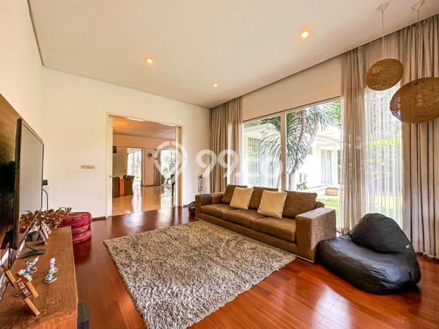 Rumah Mewah LB 700m2 Siap Pakai Desain Elegan di Kemang, Jakarta Selatan Rumah Mewah LB 700m2 Siap Pakai Desain Elegan di Kemang, Jakarta Selatan