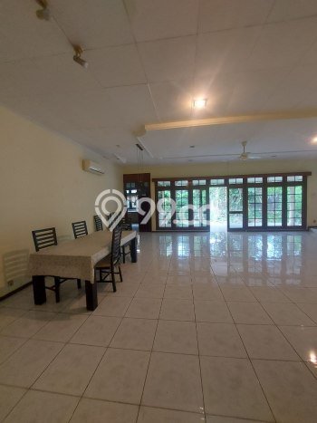 Hunian Mewah Siap Huni LT 942m2 di Mampang Prapatan, Jakarta Selatan Hunian Mewah Siap Huni LT 942m2 di Mampang Prapatan, Jakarta Selatan