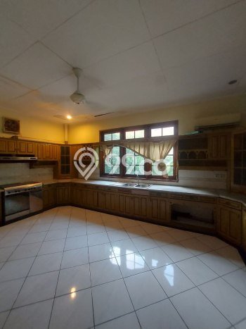 Hunian Mewah Siap Huni LT 942m2 di Mampang Prapatan, Jakarta Selatan Hunian Mewah Siap Huni LT 942m2 di Mampang Prapatan, Jakarta Selatan