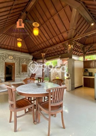 Ready to Use! Luxury House LT 2100m2 Desain Elegan di Seminyak Ready to Use! Luxury House LT 2100m2 Desain Elegan di Seminyak