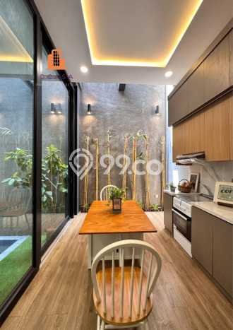 Ready to Use! Luxury House LT 140m2 Desain Modern di Pondok Indah Ready to Use! Luxury House LT 140m2 Desain Modern di Pondok Indah