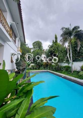 Dijual Rumah Luas Megah Dengan View Eksklusif di Simprug, Jakarta Selatan Dijual Rumah Luas Megah Dengan View Eksklusif di Simprug, Jakarta Selatan