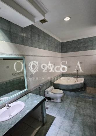 Disewakan Rumah Strategis LT 350m2 / LB 500m2 di Kuningan, Jakarta Selatan Disewakan Rumah Strategis LT 350m2 / LB 500m2 di Kuningan, Jakarta Selatan