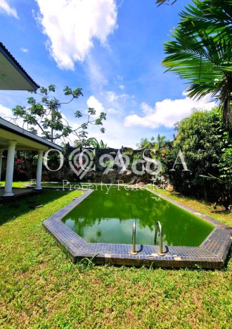 For Sale! Premium House LT 1116m2 Desain Elegan di Ampera For Sale! Premium House LT 1116m2 Desain Elegan di Ampera