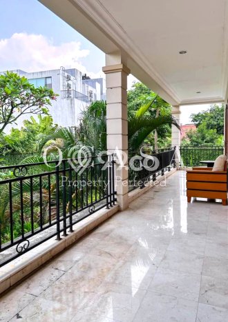 Ready to Use! Luxury House LT 1200m2 Desain Elegan di Kemang Ready to Use! Luxury House LT 1200m2 Desain Elegan di Kemang