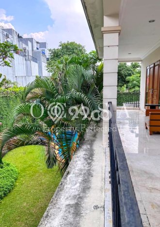 Ready to Use! Luxury House LT 1200m2 Desain Elegan di Kemang Ready to Use! Luxury House LT 1200m2 Desain Elegan di Kemang