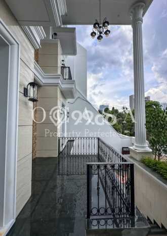 Dijual Rumah Luas Elegan Dengan View Cantik di Lebak Bulus, Jakarta Selatan Dijual Rumah Luas Elegan Dengan View Cantik di Lebak Bulus, Jakarta Selatan