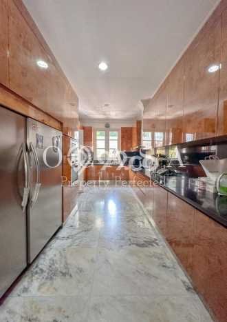 Dijual Rumah Premium dengan Fasilitas Sekitar Lengkap di Menteng, Jakarta Pusat Dijual Rumah Premium dengan Fasilitas Sekitar Lengkap di Menteng, Jakarta Pusat