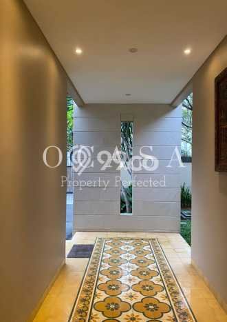 Ready to Use! Premium House LT 624m2 Desain Elegan di Cipete Ready to Use! Premium House LT 624m2 Desain Elegan di Cipete