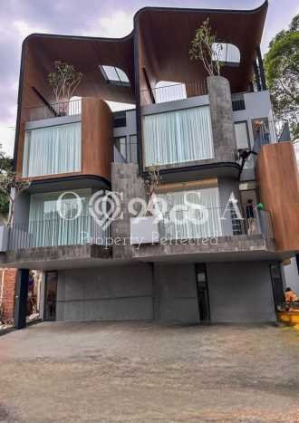 Rumah Luxury Modern Siap Huni di Kemang Jakarta Selatan Rumah Luxury Modern Siap Huni di Kemang Jakarta Selatan