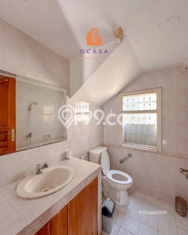 Rumah Mewah LB 300m2 Siap Huni Desain Elegan di Senopati, Jakarta Selatan Rumah Mewah LB 300m2 Siap Huni Desain Elegan di Senopati, Jakarta Selatan