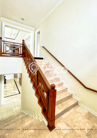 Jual Rumah Mewah Megah Dengan View Eksklusif di Pondok Indah, Jakarta Selatan Jual Rumah Mewah Megah Dengan View Eksklusif di Pondok Indah, Jakarta Selatan