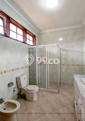 Rumah Luxury Modern Tanpa Renovasi di Pondok Indah Jakarta Selatan Rumah Luxury Modern Tanpa Renovasi di Pondok Indah Jakarta Selatan