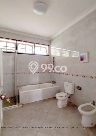Rumah Luxury Modern Tanpa Renovasi di Pondok Indah Jakarta Selatan Rumah Luxury Modern Tanpa Renovasi di Pondok Indah Jakarta Selatan