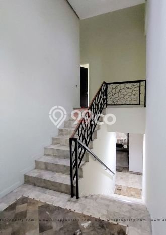 Rumah Mewah LB 450m2 Siap Pakai Desain Elegan di Pondok Indah, Jakarta Selatan Rumah Mewah LB 450m2 Siap Pakai Desain Elegan di Pondok Indah, Jakarta Selatan