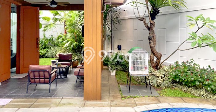 Ready to Use! Premium House LT 550m2 Desain Elegan di Kuningan Ready to Use! Premium House LT 550m2 Desain Elegan di Kuningan