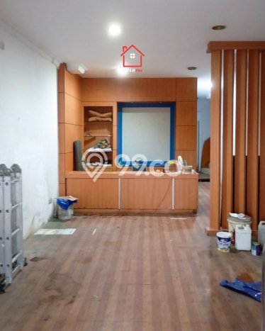 Ruko Disewa di Jakarta Selatan dengan LB 228m2 Area Komersial Ramai Ruko Disewa di Jakarta Selatan dengan LB 228m2 Area Komersial Ramai