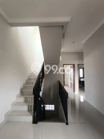 Rumah Strategis Modern Lb 90m2 di Ciracas, Jakarta Timur Rumah Strategis Modern Lb 90m2 di Ciracas, Jakarta Timur