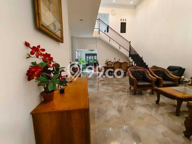 Rumah Luxury Modern Tanpa Renovasi di Cilangkap Jakarta Timur Rumah Luxury Modern Tanpa Renovasi di Cilangkap Jakarta Timur