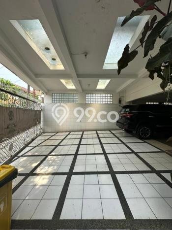 Ready to Use! Luxury House LT 318m2 Desain Modern di Pejaten Ready to Use! Luxury House LT 318m2 Desain Modern di Pejaten