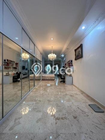 Ready to Use! Luxury House LT 318m2 Desain Modern di Pejaten Ready to Use! Luxury House LT 318m2 Desain Modern di Pejaten