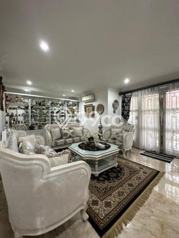 Ready to Use! Luxury House LT 318m2 Desain Modern di Pejaten Ready to Use! Luxury House LT 318m2 Desain Modern di Pejaten