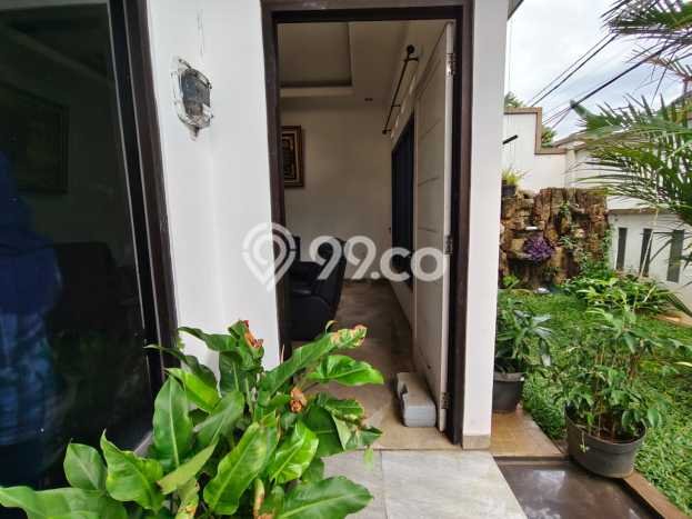 Rumah Luxury Modern Tanpa Renovasi di Cilangkap Jakarta Timur Rumah Luxury Modern Tanpa Renovasi di Cilangkap Jakarta Timur