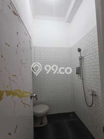 Dijual Rumah Eksklusif 4 KT di Kalisari, Jakarta Timur Dijual Rumah Eksklusif 4 KT di Kalisari, Jakarta Timur