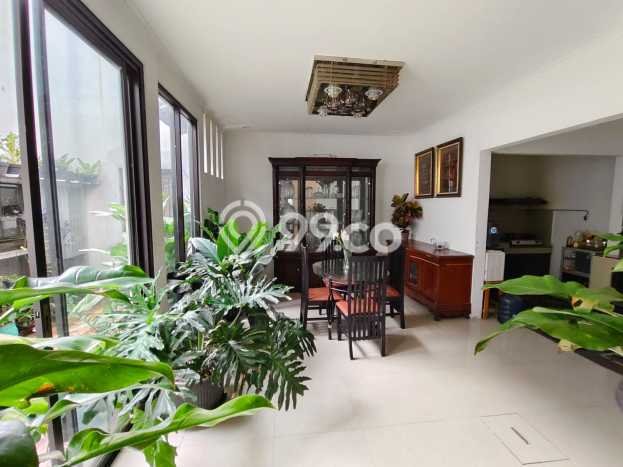 Rumah Luxury Modern Tanpa Renovasi di Cilangkap Jakarta Timur Rumah Luxury Modern Tanpa Renovasi di Cilangkap Jakarta Timur