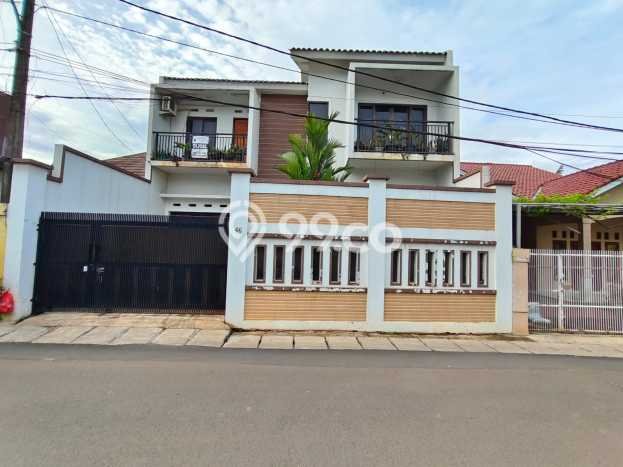 Rumah Luxury Modern Tanpa Renovasi di Cilangkap Jakarta Timur Rumah Luxury Modern Tanpa Renovasi di Cilangkap Jakarta Timur