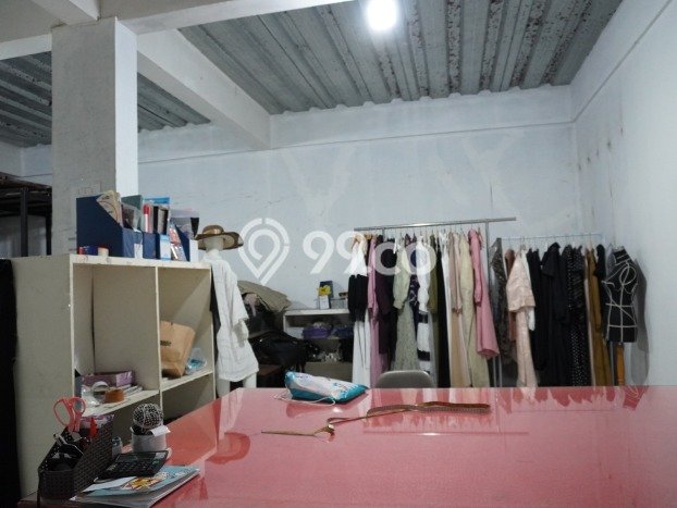 Area Ramai! Komersial Dijual di Limo untuk Bisnis Luas Bangunan 1500m2 Area Ramai! Komersial Dijual di Limo untuk Bisnis Luas Bangunan 1500m2