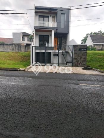 Rumah Mewah Siap Huni LT 160m2 di Cimanggis, Depok Rumah Mewah Siap Huni LT 160m2 di Cimanggis, Depok