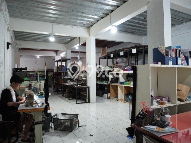 Area Ramai! Komersial Dijual di Limo untuk Bisnis Luas Bangunan 1500m2 Area Ramai! Komersial Dijual di Limo untuk Bisnis Luas Bangunan 1500m2