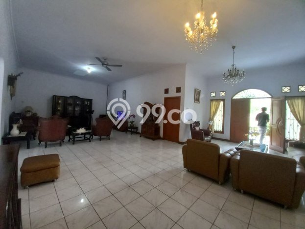 Rumah Mewah Akses Mudah di Jakarta Timur Rumah Mewah Akses Mudah di Jakarta Timur