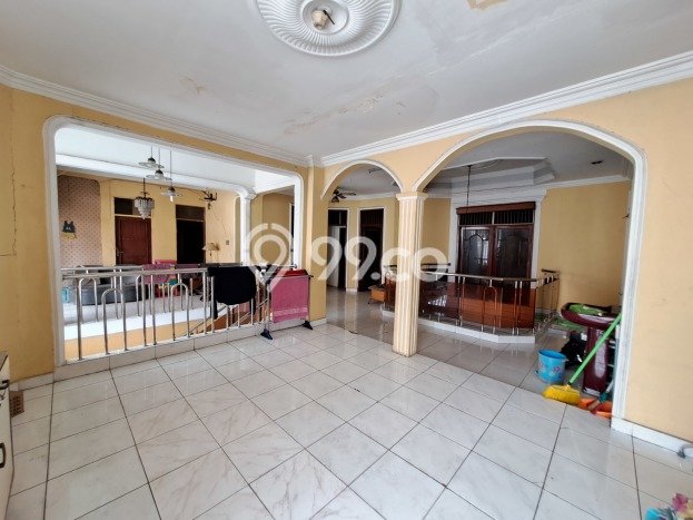 For Sale Hunian Elegan Klasik di Jakarta Barat For Sale Hunian Elegan Klasik di Jakarta Barat